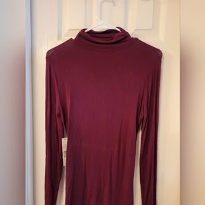 NWT T Tahari  Long Sleeve Top